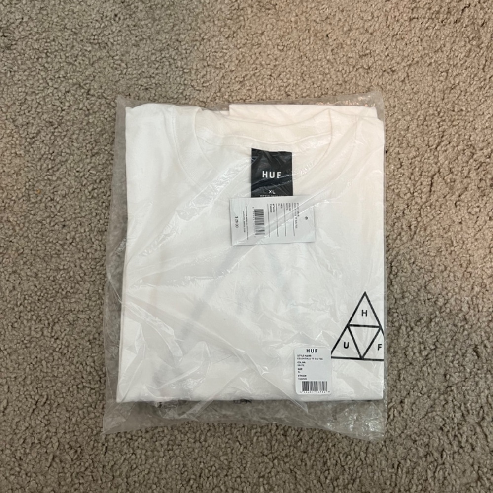 HUF T Shirt - Picture 3 of 3